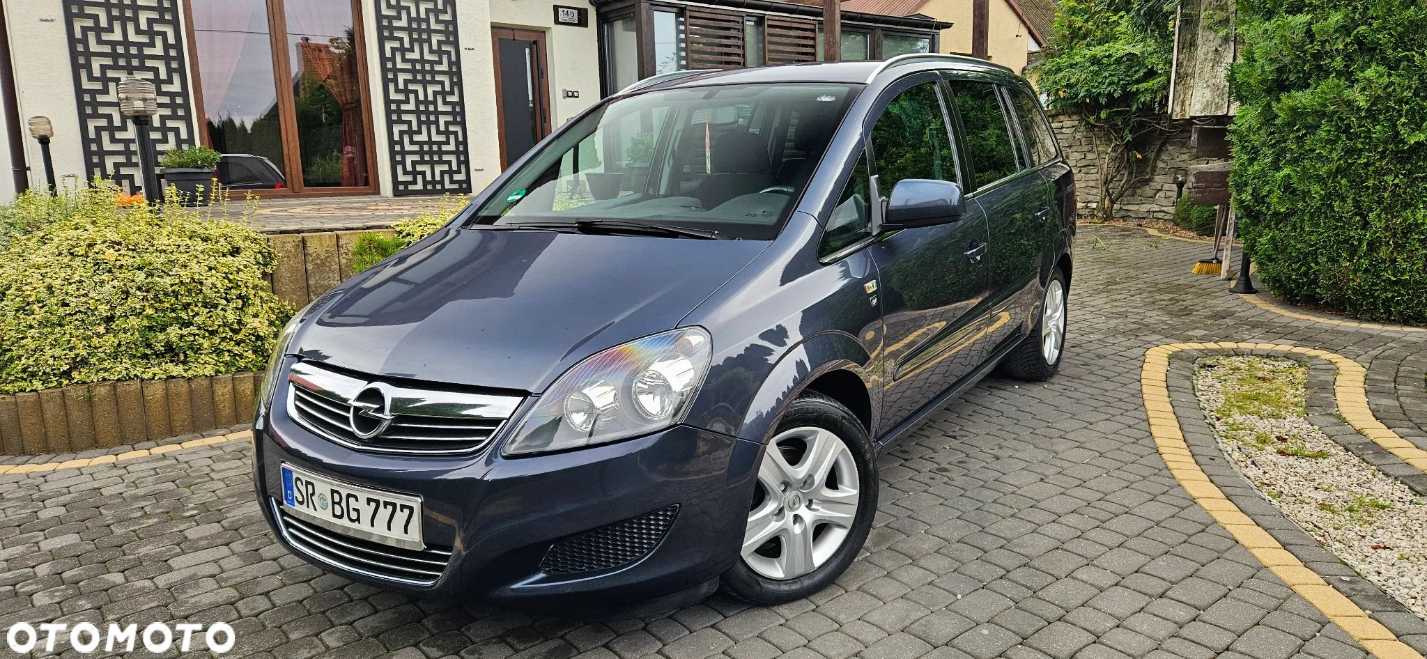 Opel Zafira 1.8 Design Edition - 1