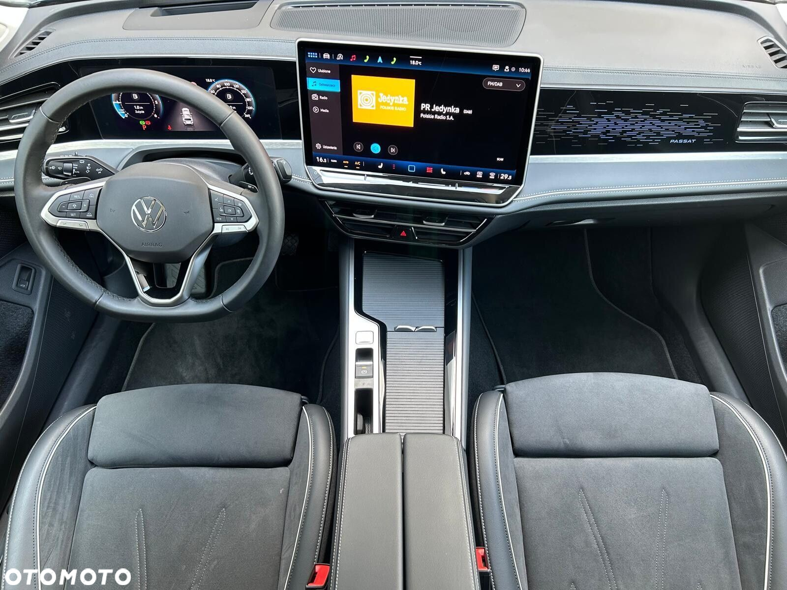 Volkswagen Passat 2.0 TDI SCR Elegance DSG - 4