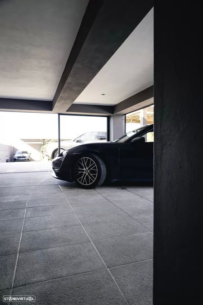 Porsche Taycan Standard - 33