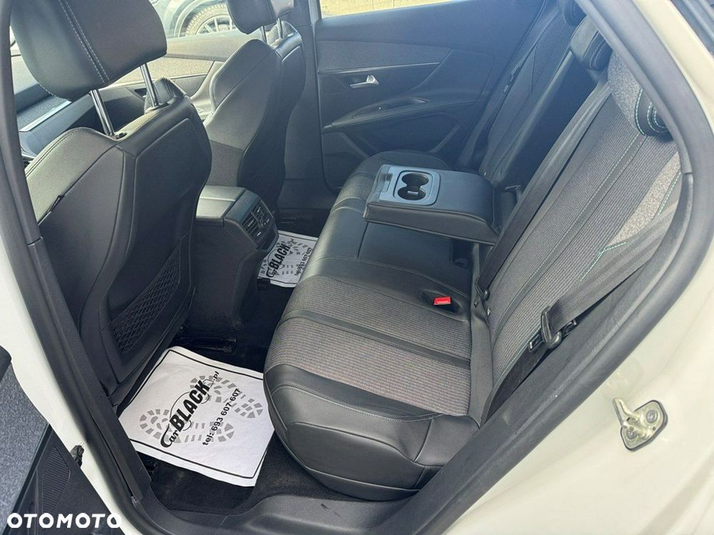 Peugeot 3008 1.6 PureTech Hybrid PHEV Allure Pack S&S EAT8 - 13