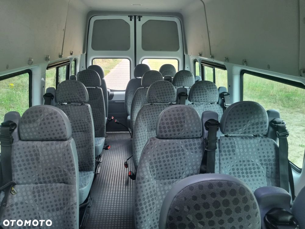 Ford Transit - 12