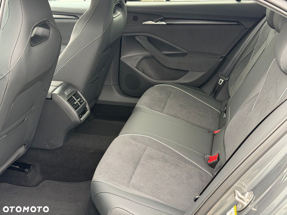 Skoda Superb 2.0 TDI SCR 4x4 Sportline DSG - 18