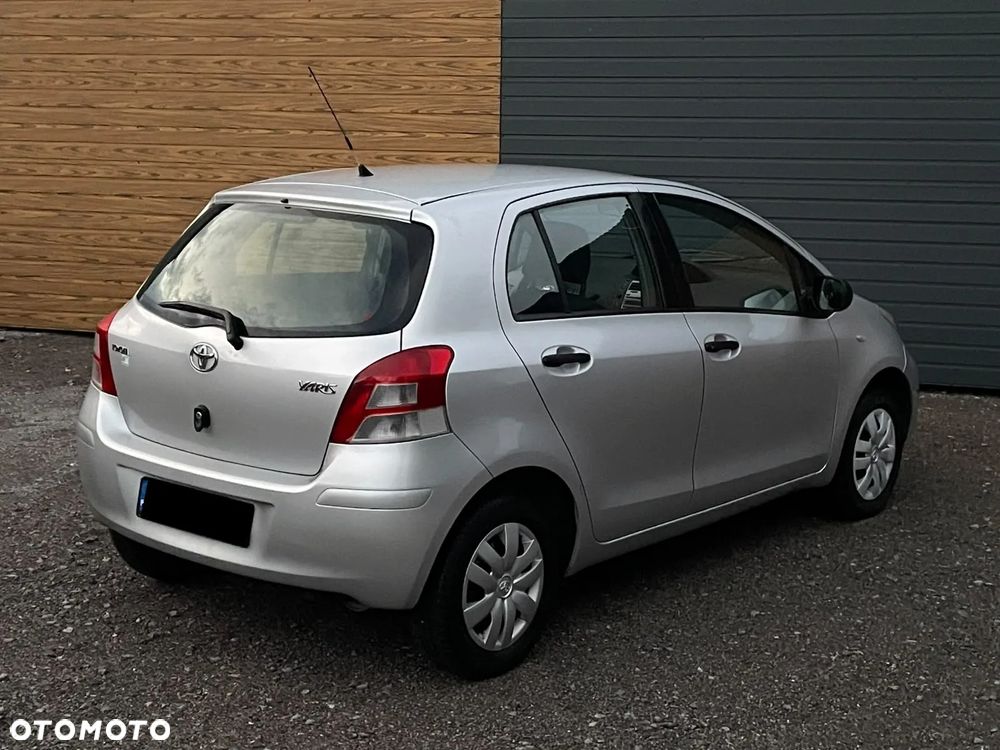 Toyota Yaris 1.0 Luna - 10