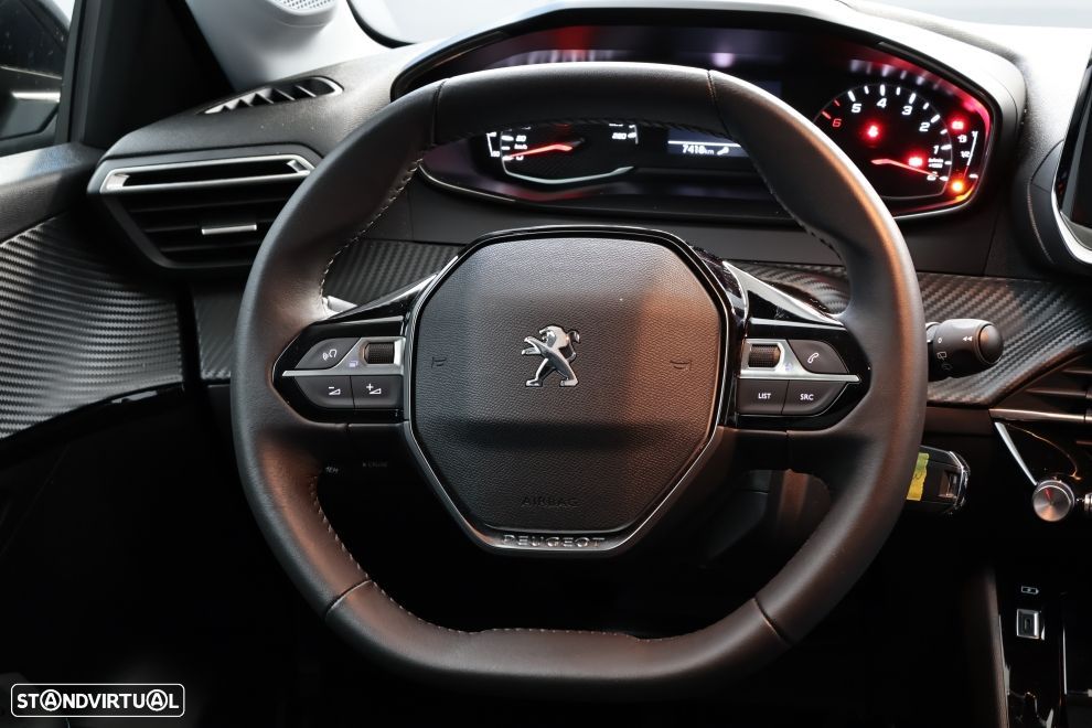 Peugeot 208 1.2 PureTech Allure - 17