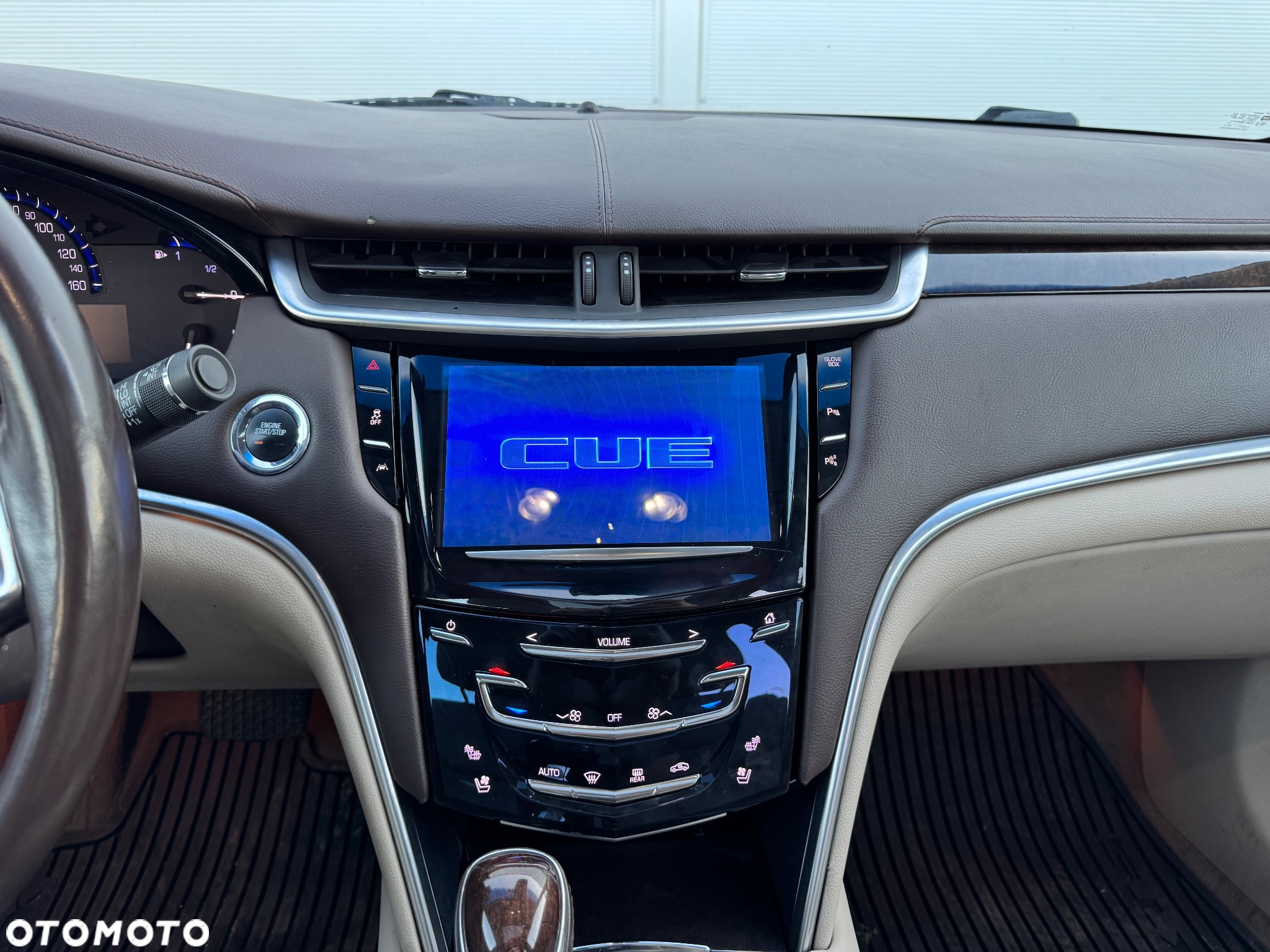 Cadillac XTS - 11
