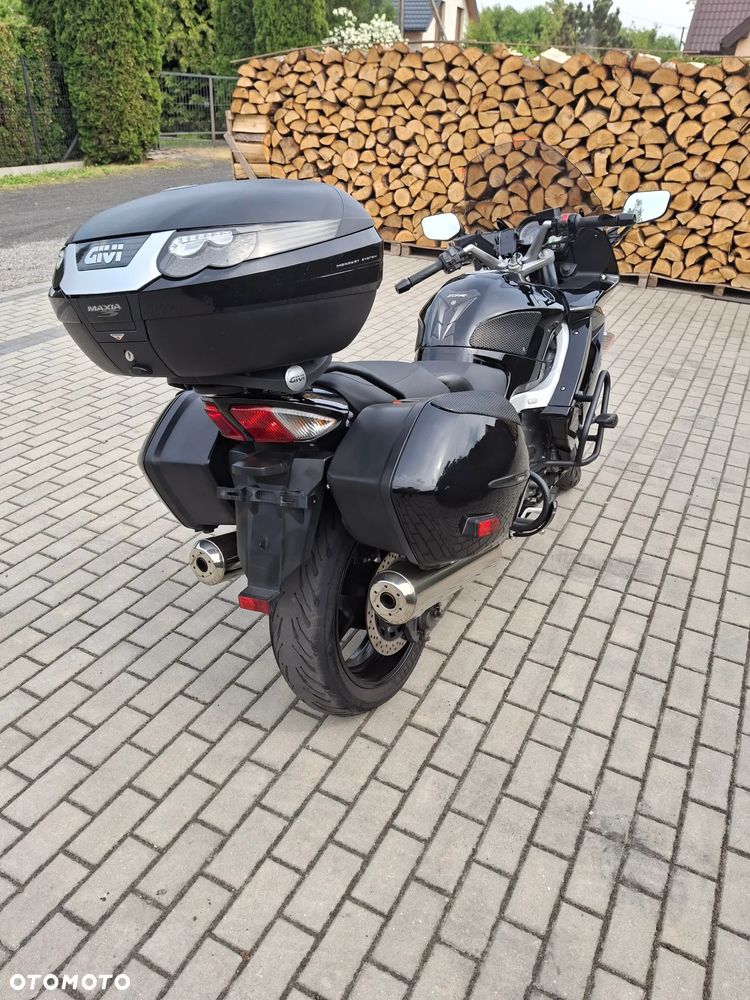 Yamaha FJR - 11