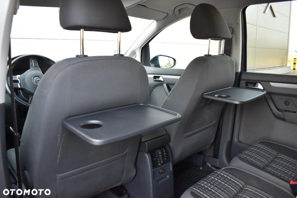 Volkswagen Touran - 15