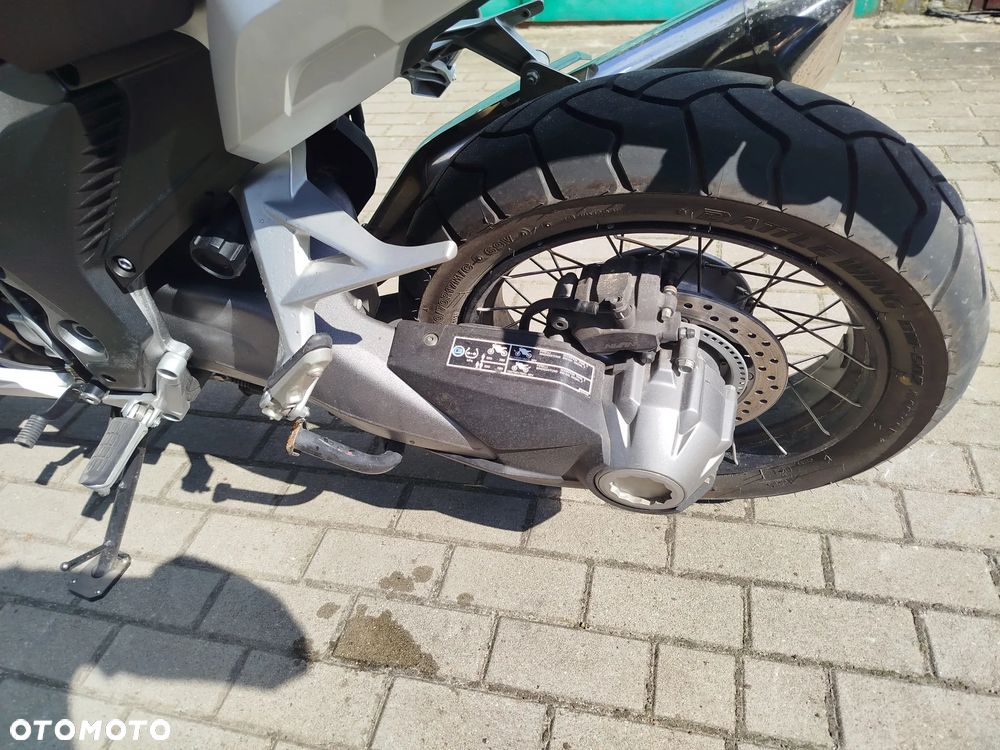 Honda VFR - 12
