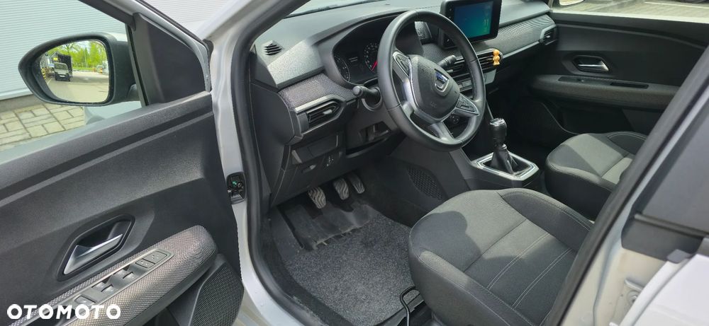 Dacia Jogger 1.0 TCe Comfort 7os - 11