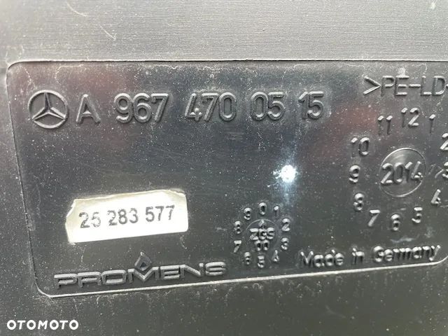 Mercedes-Benz zbiornik Adblue - 2