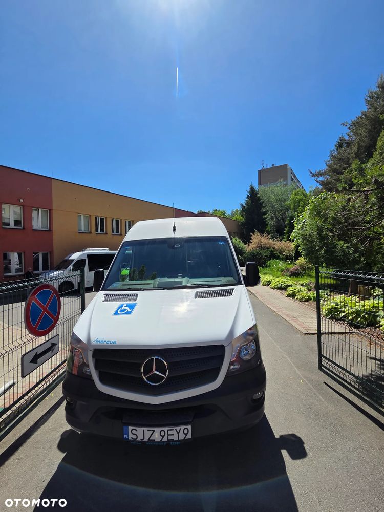 Mercedes-Benz Sprinter - 2