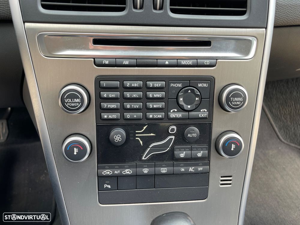 Volvo XC 60 2.4 D Geartronic - 19