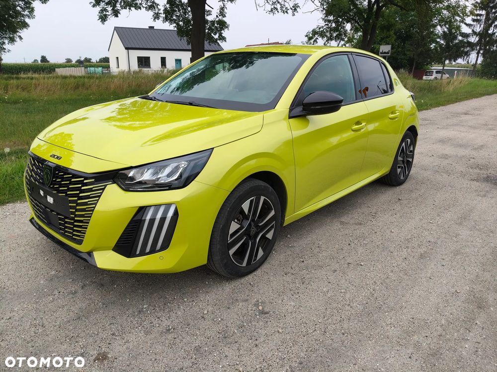 Peugeot 208 - 1