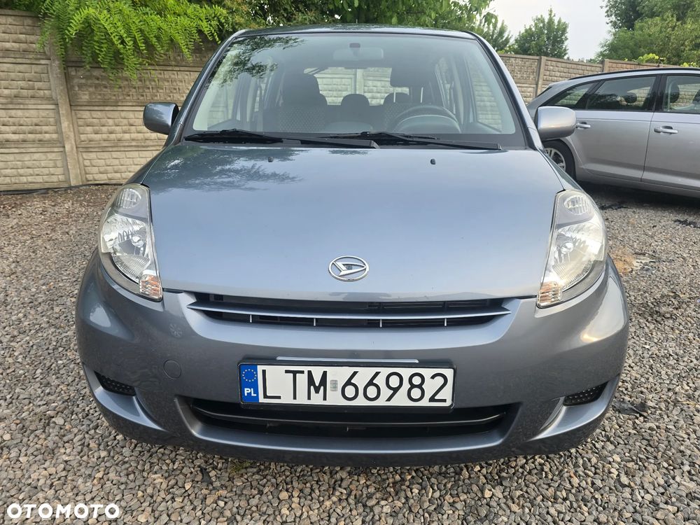 Daihatsu Sirion - 12
