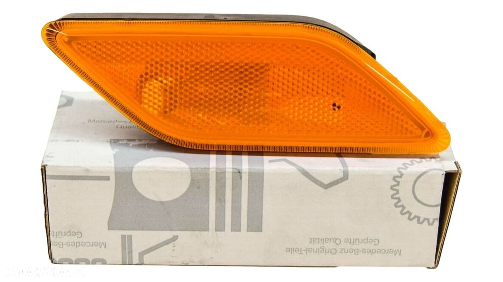 MERCEDES W212 Lampa kierunkowskaz przod prawa OE - 1