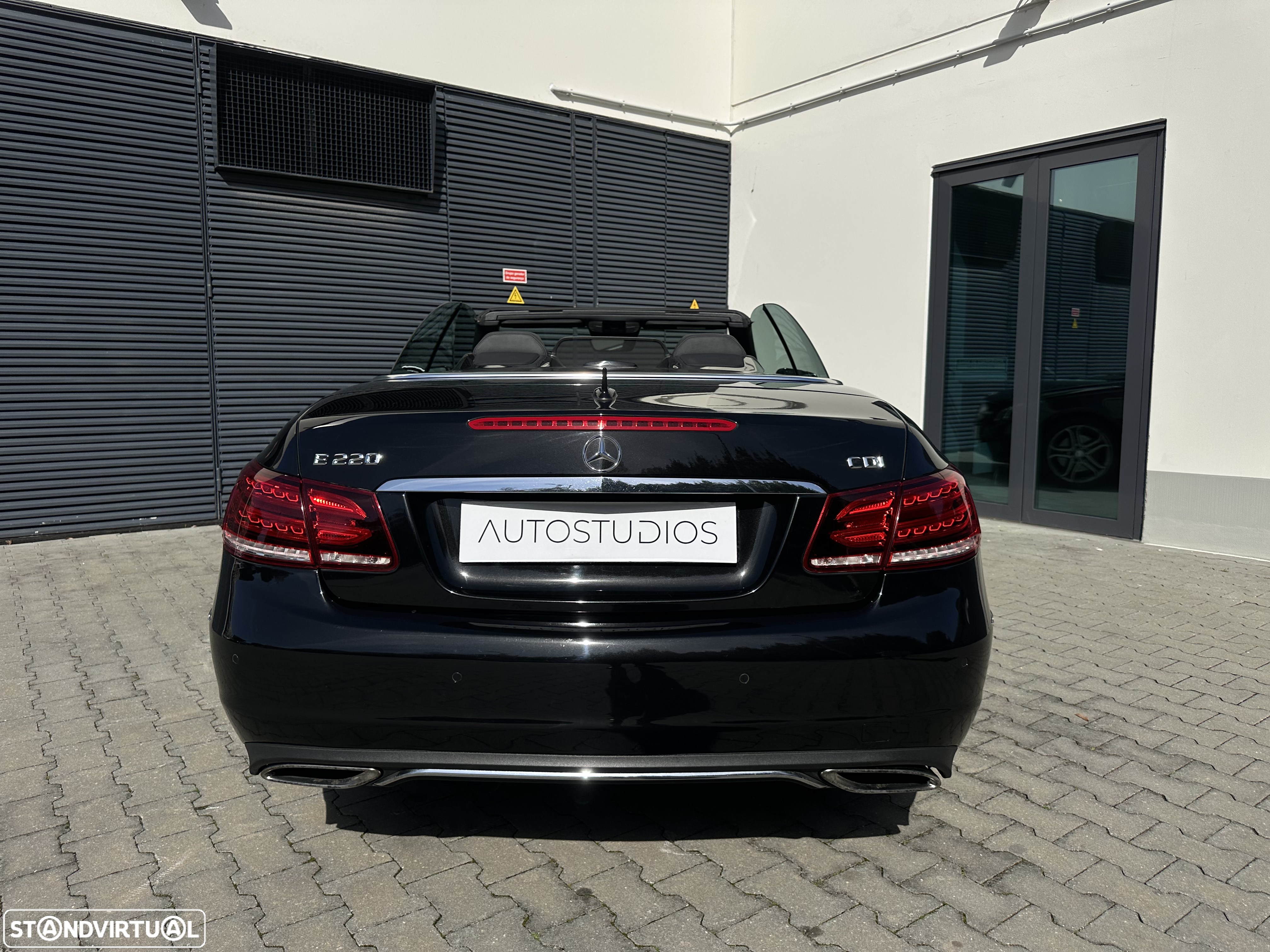 Mercedes-Benz E 220 CDi Elegance BlueEfficiency Auto - 14