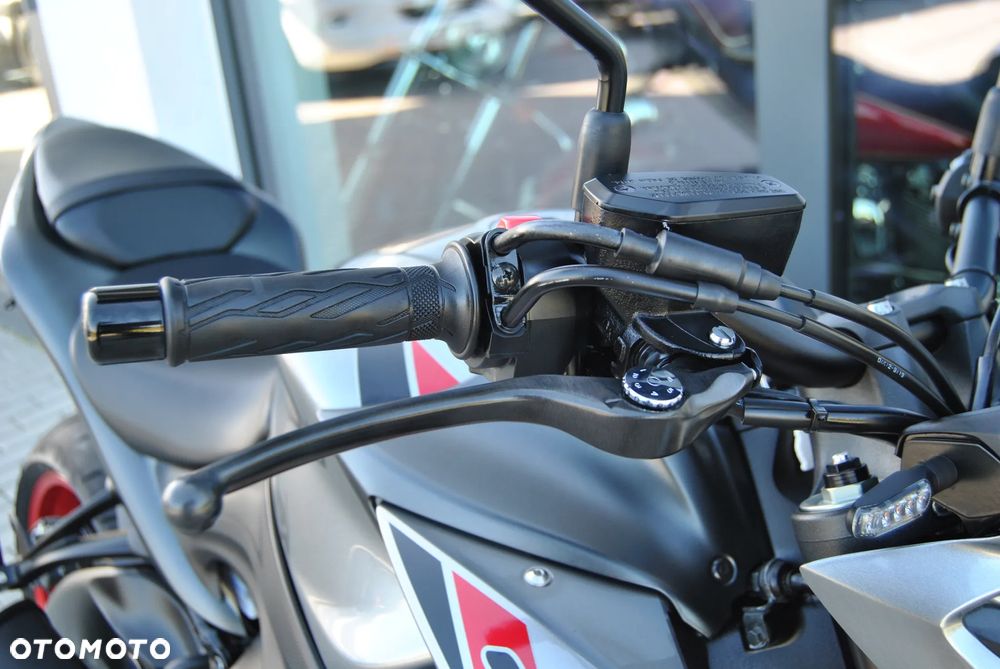 Suzuki GSX - 13