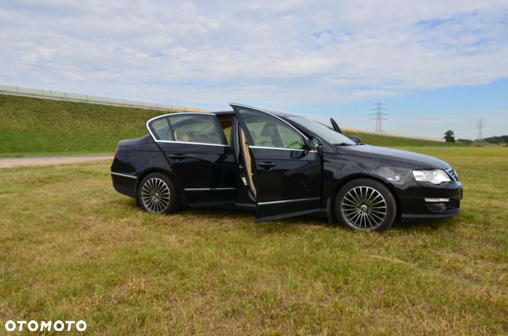 Volkswagen Passat 2.0 TDI DPF Highline - 26