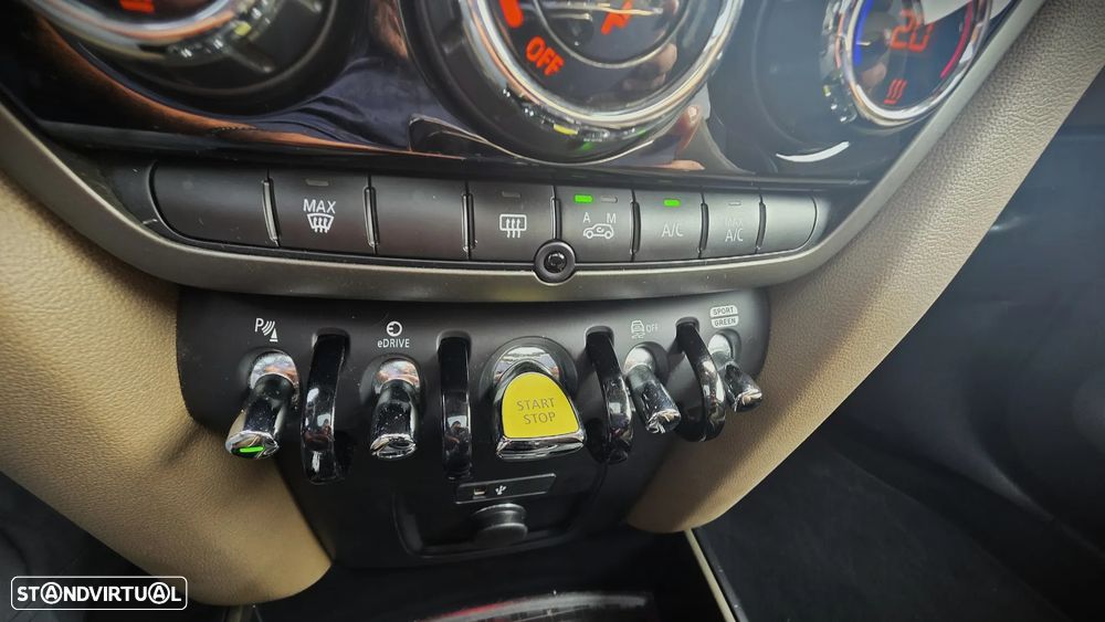 MINI Countryman Cooper SE ALL4 Auto - 29