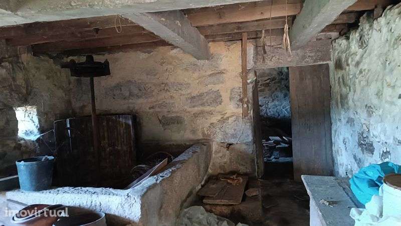 Casa de habitação para restaurar - Grande imagem: 5/12