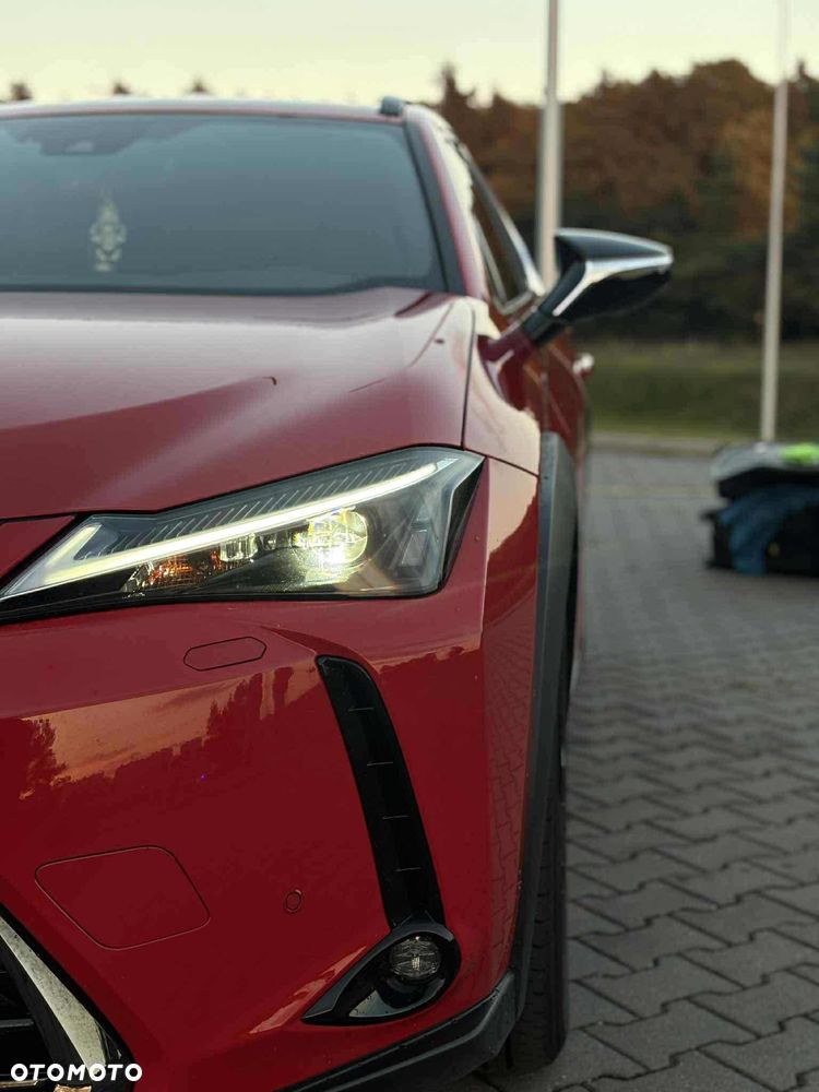 Lexus UX - 3