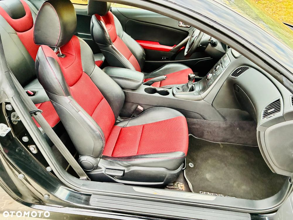 Hyundai Genesis Coupe - 7