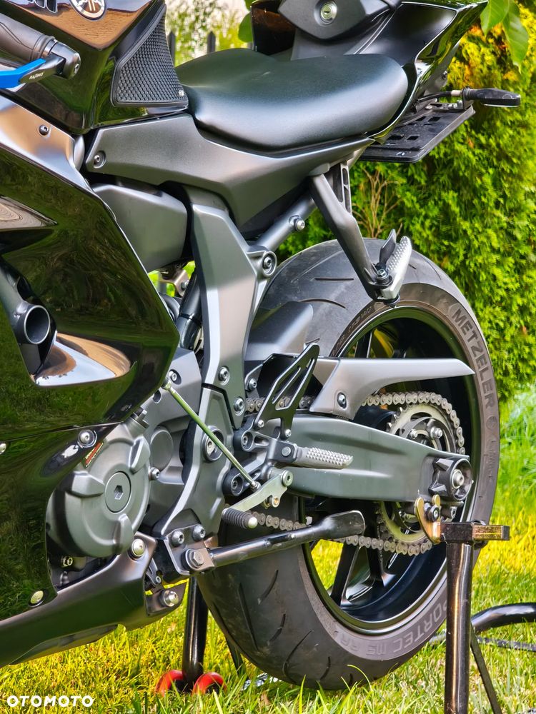 Yamaha R7 - 20