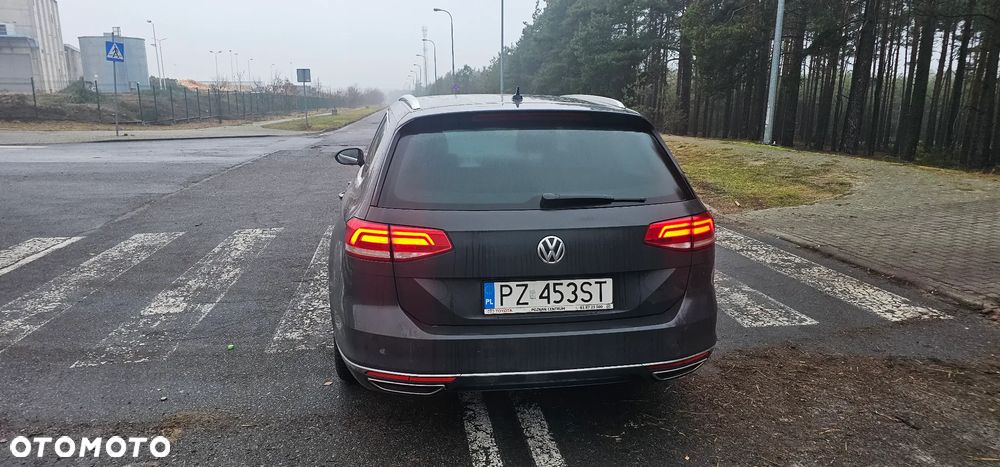 Volkswagen Passat - 2