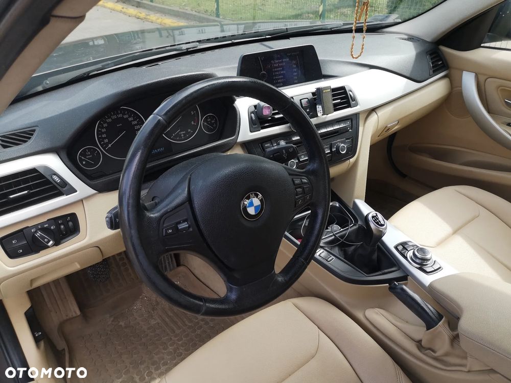 BMW Seria 3 - 32