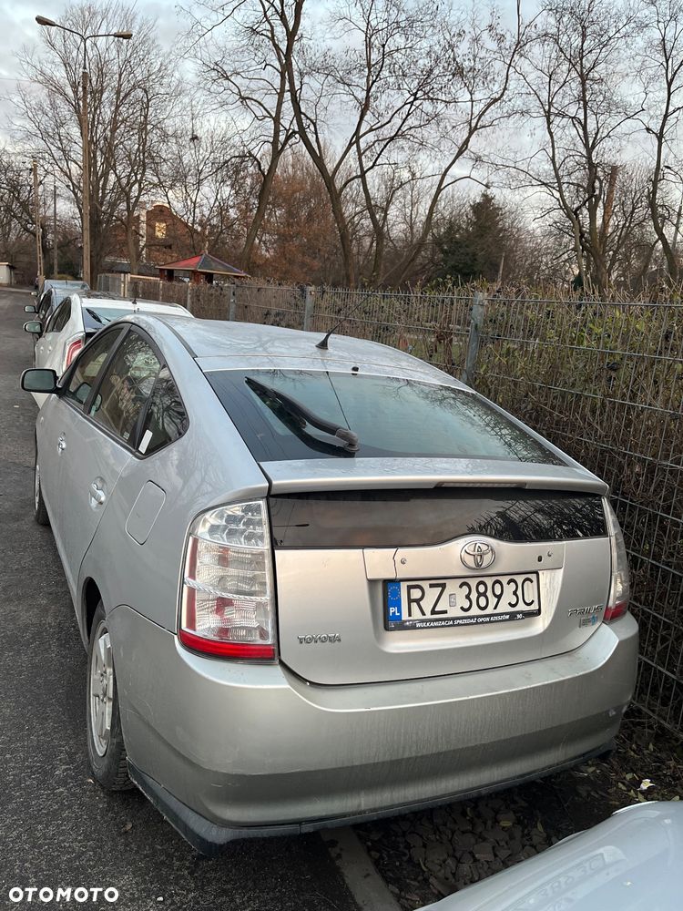 Toyota Prius 1.5 VVT-i Prestige - 3