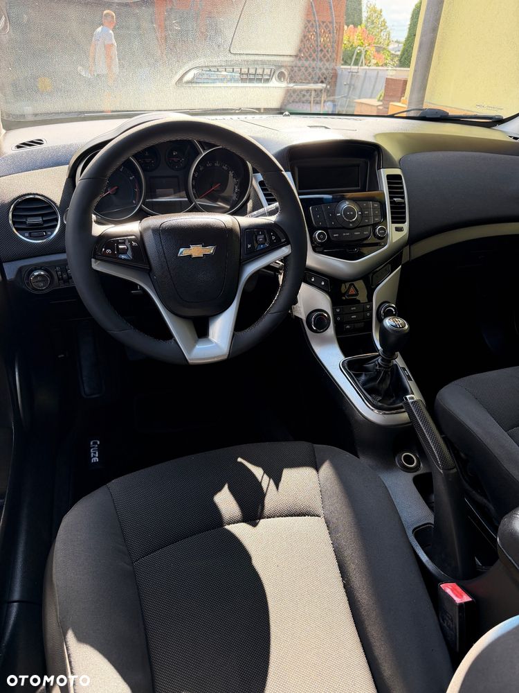 Chevrolet Cruze 1.6 LS - 31