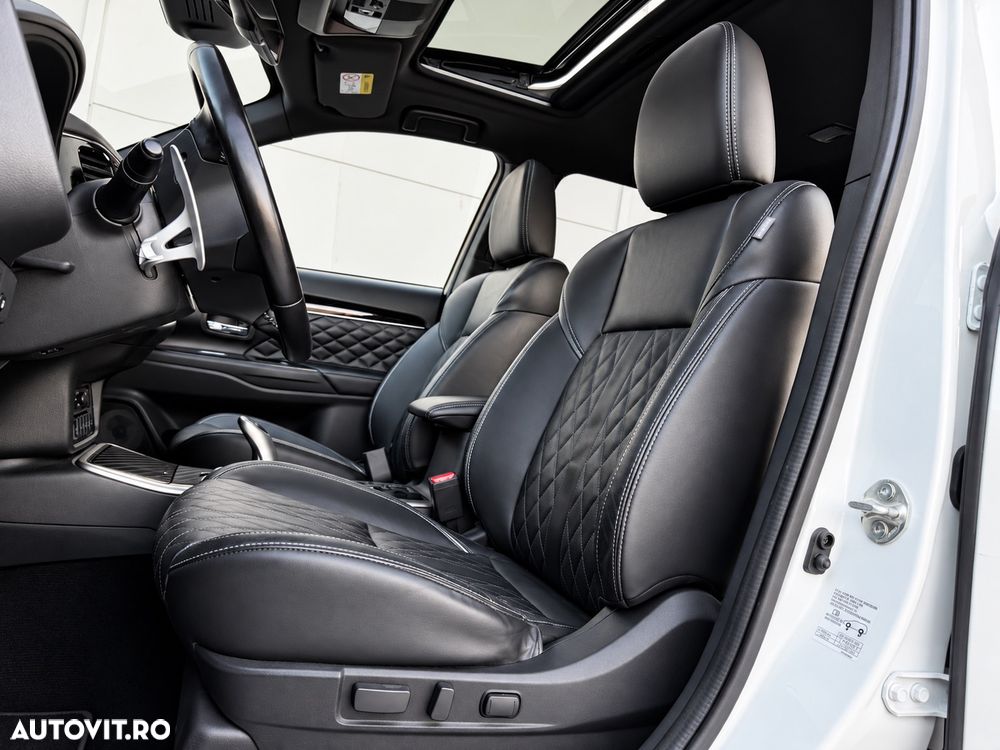 Mitsubishi Outlander - 36