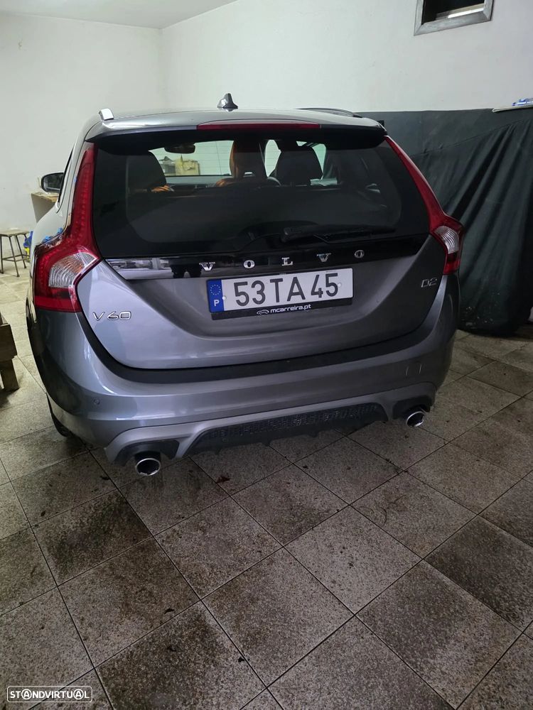 Volvo V60 2.0 D2 R-Design - 8
