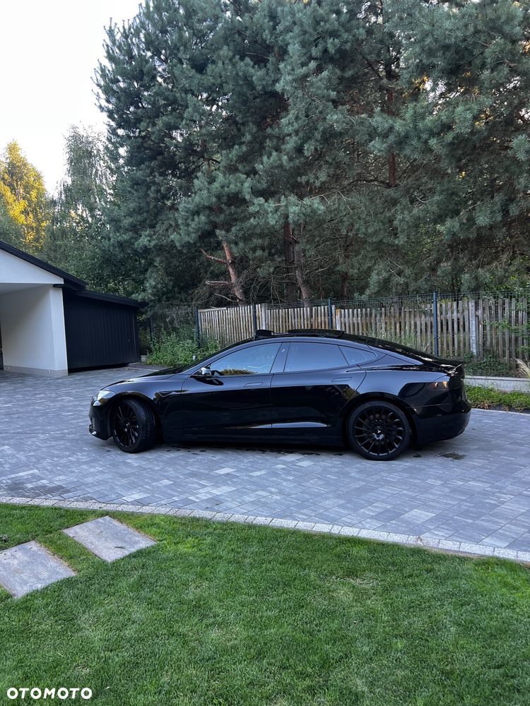 Tesla Model S - 4