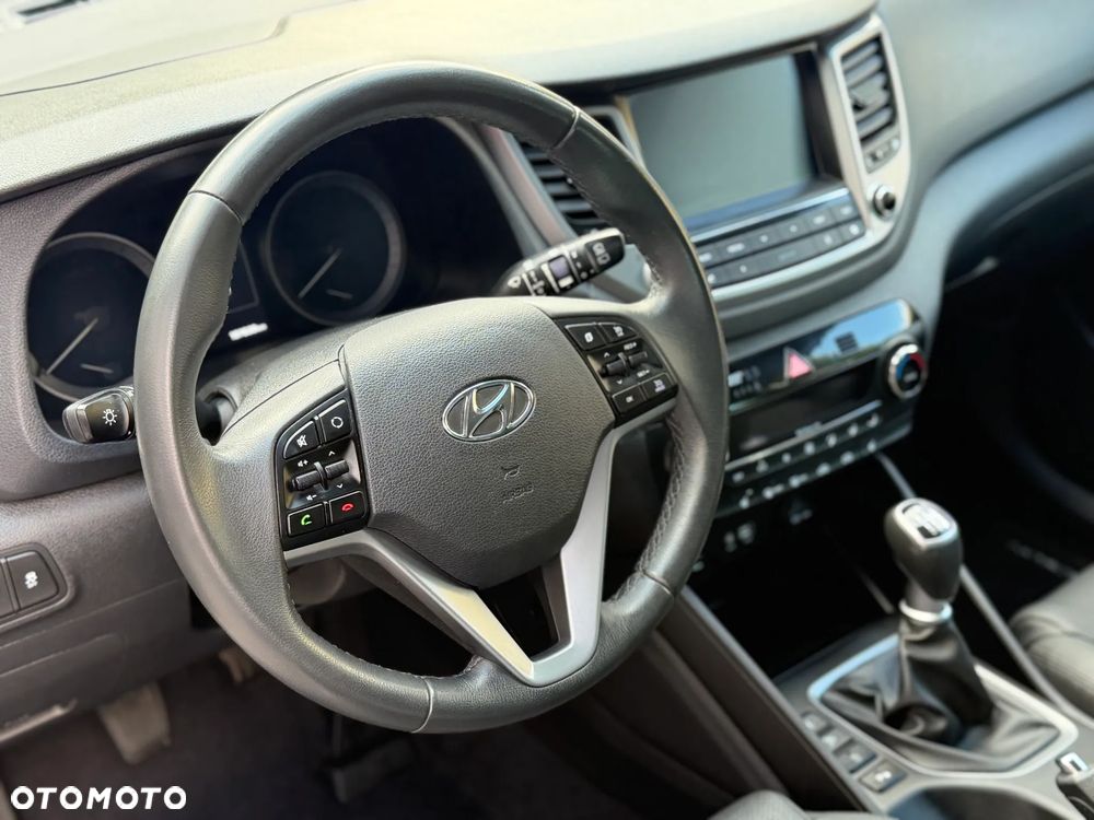 Hyundai Tucson 1.7 CRDI BlueDrive TourdePologne 2WD - 25