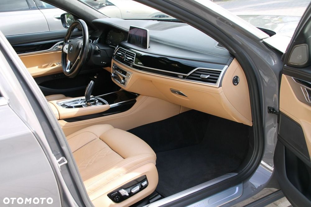 BMW Seria 7 740d xDrive - 12