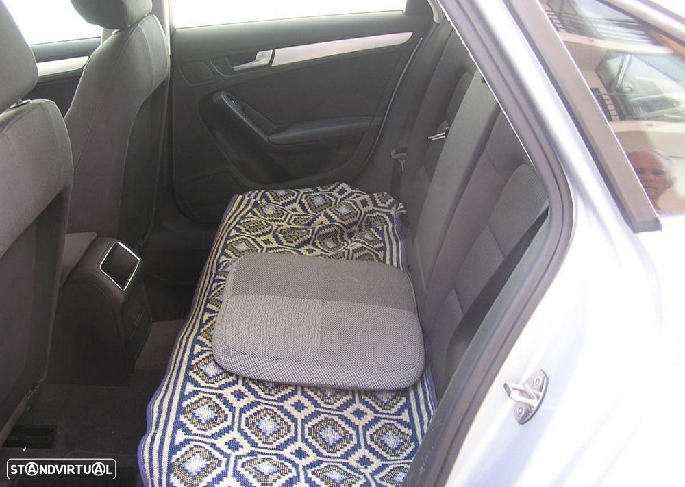 Audi A4 2.0 TDI exclusive - 6