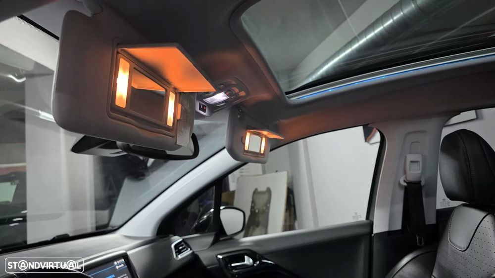 Peugeot 2008 PureTech 130 Stop&Start GT-Line Edition — fotografia 7