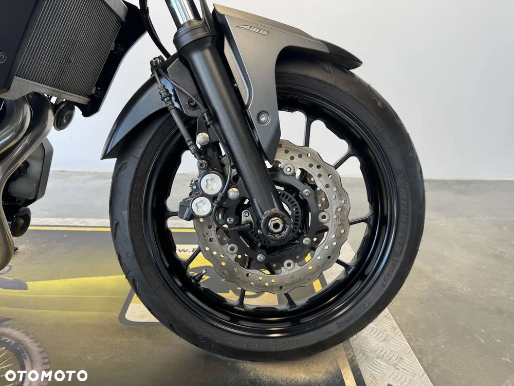 Yamaha MT - 8