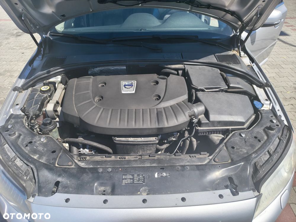 Volvo V70 D4 Geartronic Momentum - 9