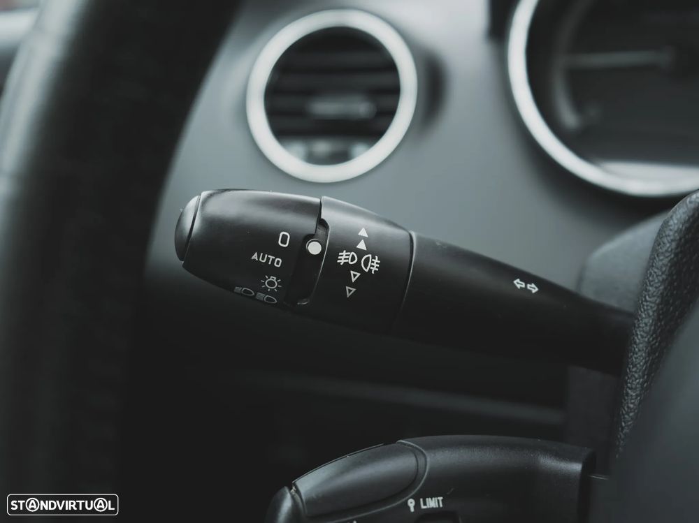 Peugeot 308 1.6 HDi Premium - 14