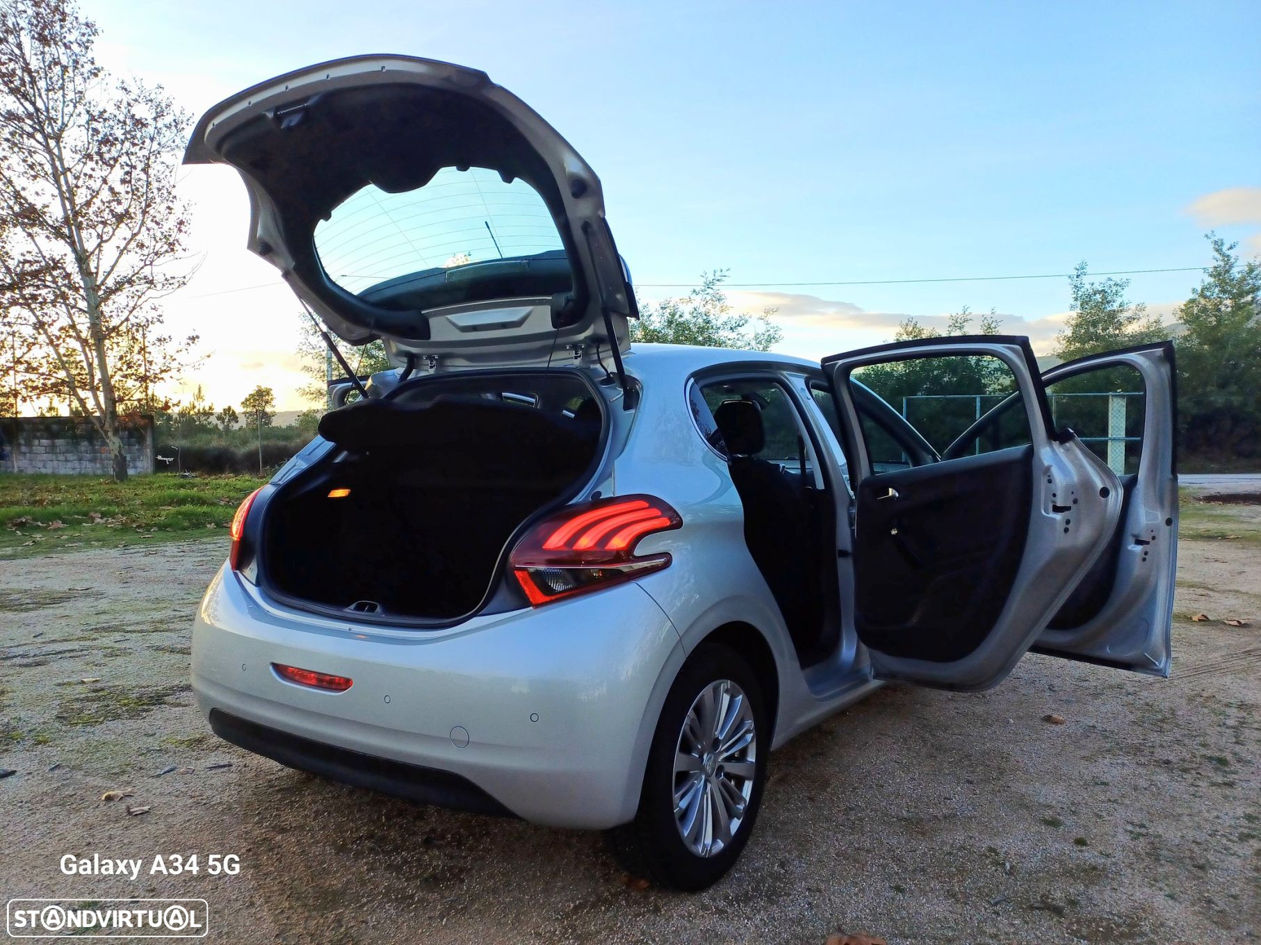 Peugeot 208 1.6 BlueHDi Style - 10