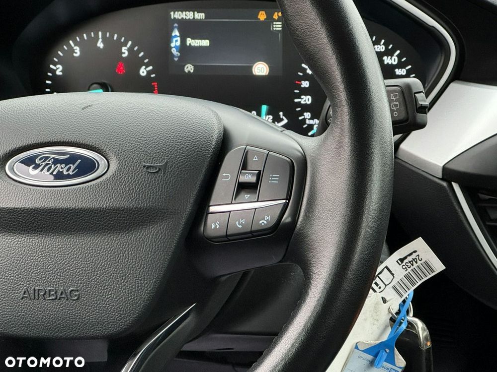 Ford Focus - 32