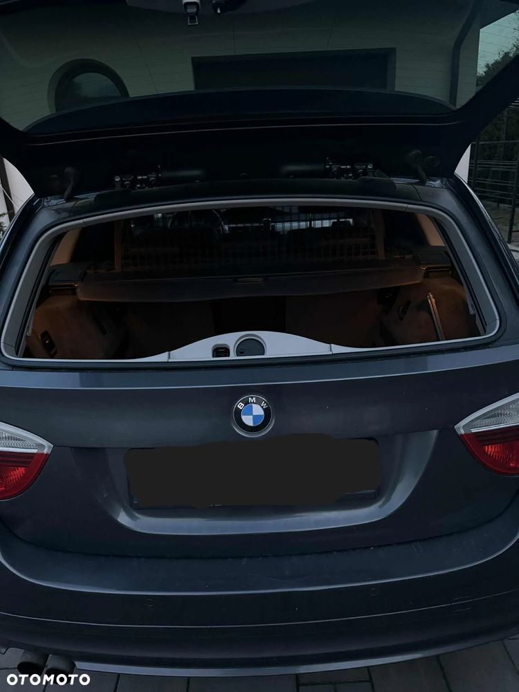 BMW Seria 3 325i Touring - 5