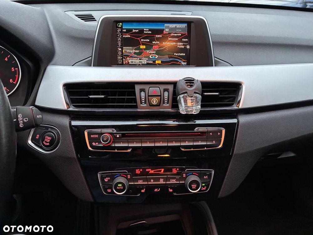 BMW X1 sDrive18d - 13