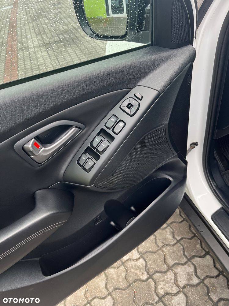 Hyundai ix35 blue 1.6 2WD Finale Gold - 16