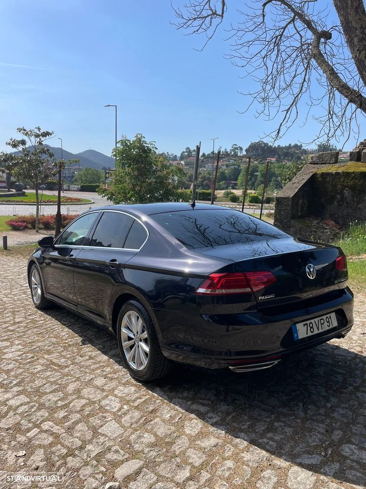 VW Passat 2.0 TDI (BlueMotion ) DSG Trendline - 4