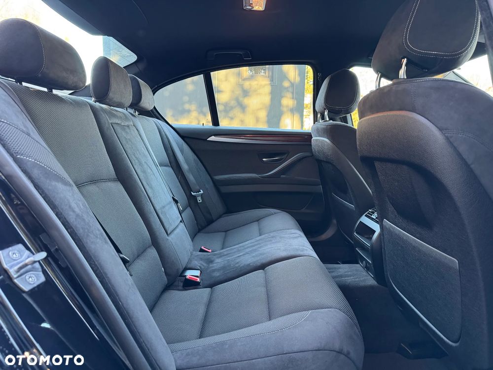 BMW Seria 5 528i - 34