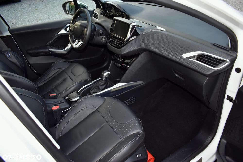 Peugeot 2008 BlueHDi 100 STOP & START Style - 36