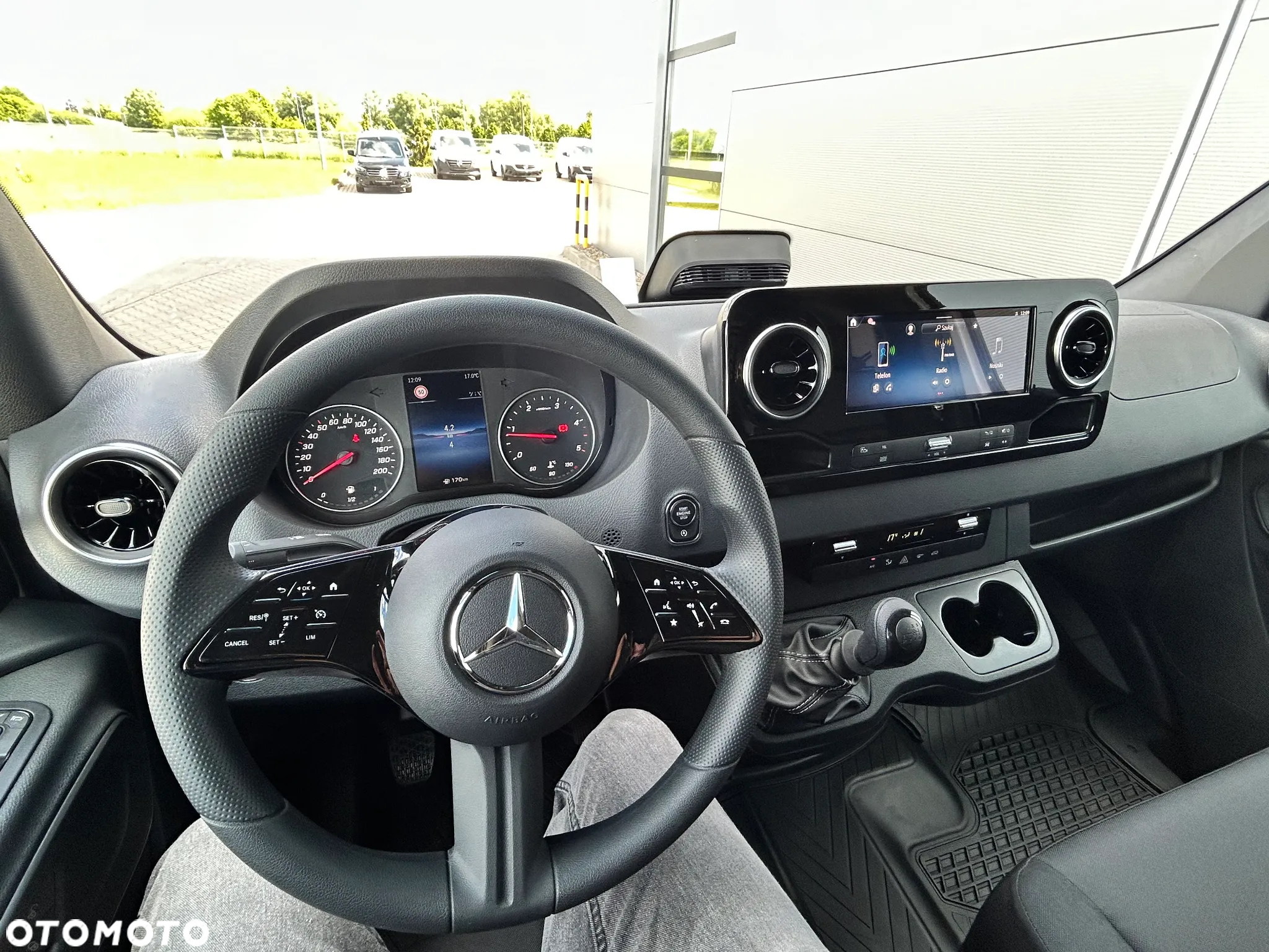 Mercedes-Benz SPRINTER 317 CDI FURGON STANDARD - 24